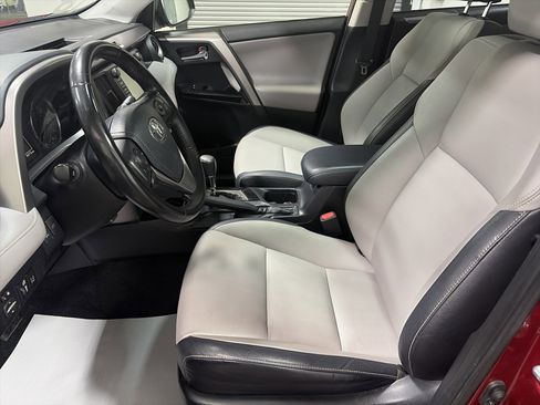 Used 2018 Toyota RAV4 Limited w/ Protection Package AWD/4WD image 13