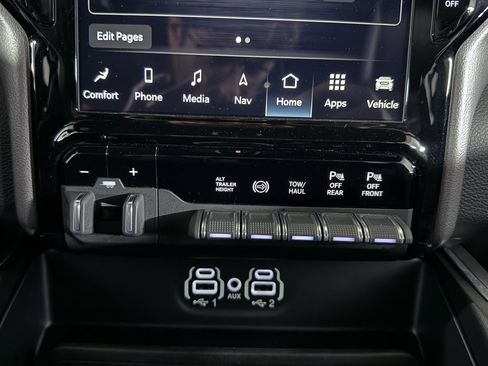 Used 2023 RAM 3500 Laramie w/ Night Edition image 37