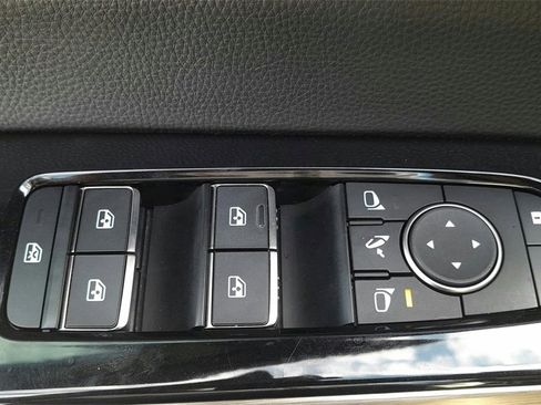 Used 2024 Nissan Pathfinder Platinum w/ Cargo Package image 16