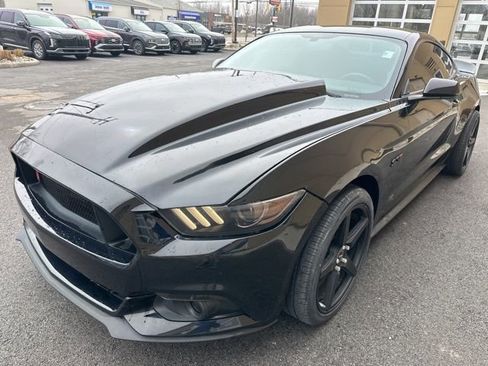 Used 2017 Ford Mustang Coupe image 8