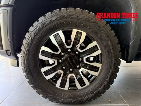 Used 2024 GMC Sierra 3500 Denali Ultimate AWD/4WD image 25