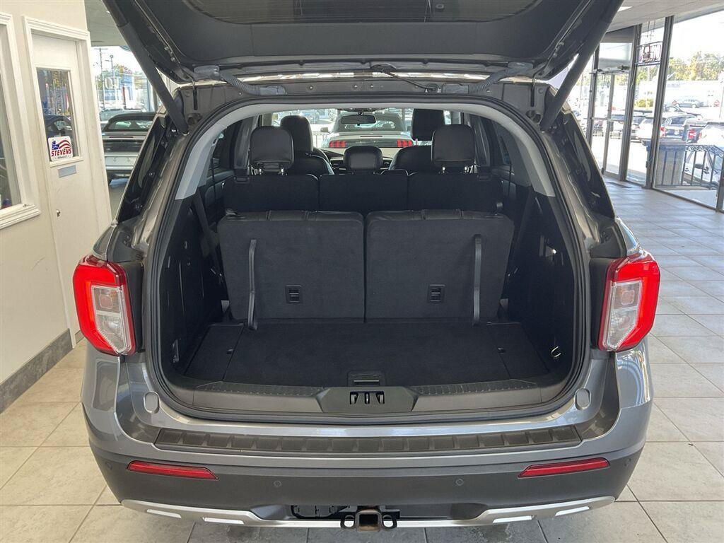 Used 2022 Ford Explorer XLT w/ Equipment Group 202A AWD/4WD image 23