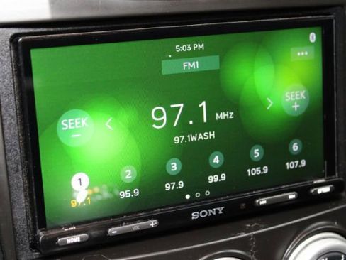 Used 2014 Nissan 370Z w/ Sport Package image 15