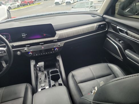 Used 2023 Kia Telluride EX w/ EX Captain's Chair Package image 17