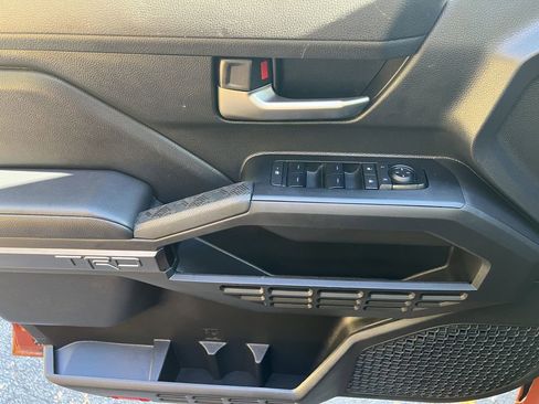 Used 2025 Toyota Tacoma TRD Off-Road image 13