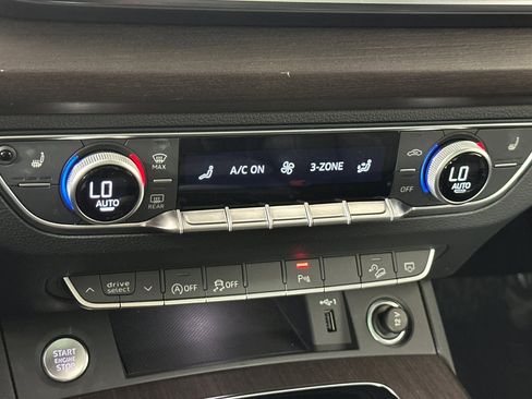 Used 2023 Audi Q5 2.0T Premium w/ Convenience Package image 19