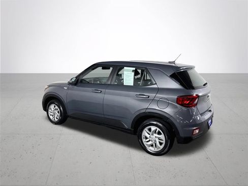Used 2024 Hyundai Venue SE FWD image 8