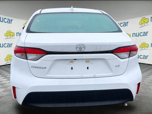 Used 2025 Toyota Corolla LE image 3