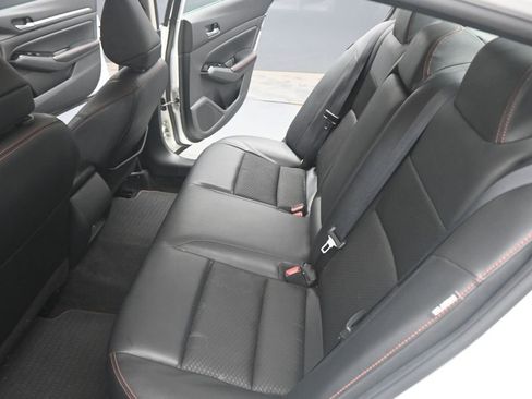 Used 2024 Nissan Altima 2.5 SR FWD image 17
