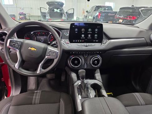 Used 2025 Chevrolet Blazer LT AWD/4WD image 4