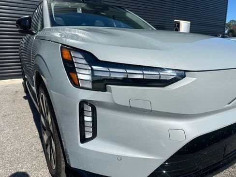 New 2025 Volvo EX90 Ultra image 9