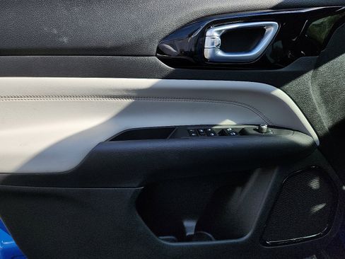 New 2026 Jeep Compass Limited image 8