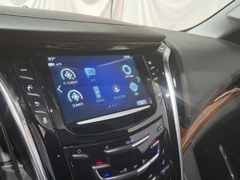 Used 2017 Cadillac Escalade ESV Luxury AWD/4WD image 35