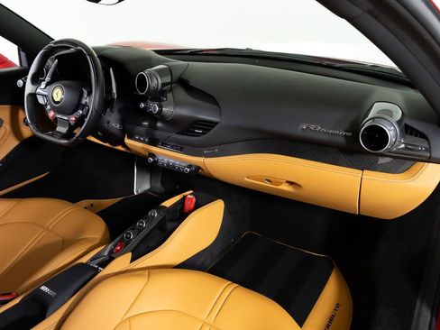 Used 2020 Ferrari F8 Tributo image 33