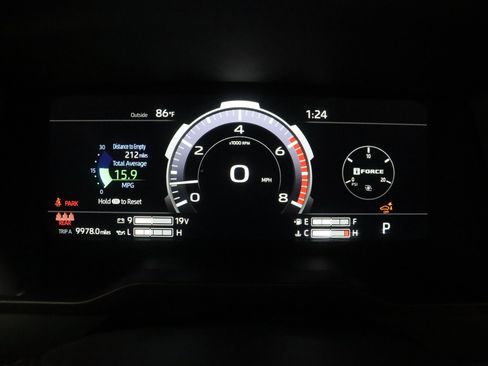 Used 2025 Toyota Tundra Limited AWD/4WD image 45