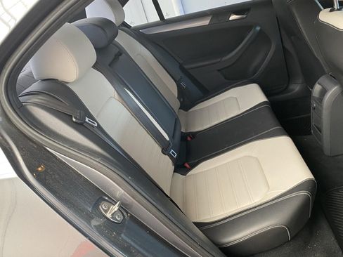 Used 2016 Volkswagen Jetta Sport FWD image 12