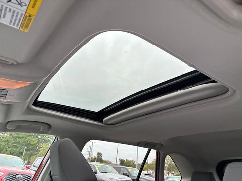 Used 2021 Toyota RAV4 XLE image 21