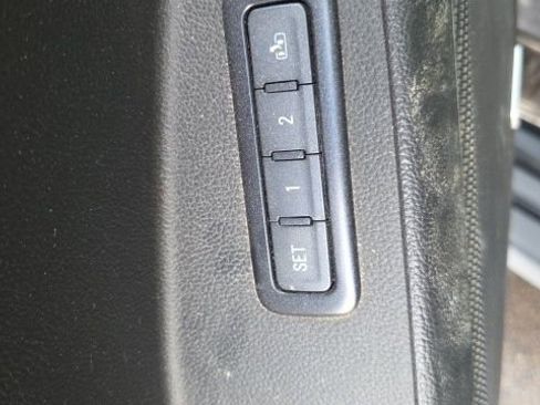 Used 2018 Chevrolet Suburban LT image 26