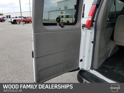 Used 2024 Chevrolet Express 3500 LT w/ LT Preferred Equipment Group image 9