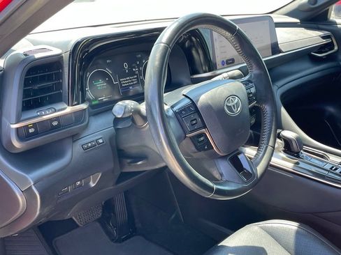 Used 2024 Toyota Crown AWD/4WD image 9