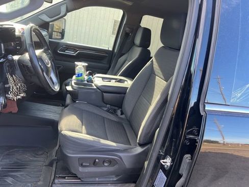 Used 2024 GMC Sierra 2500 SLE w/ SLE Value Package; image 9