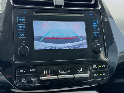 Used 2016 Toyota Prius Two image 10