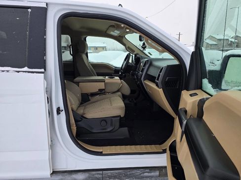 Used 2019 Ford F150 XLT w/ Trailer Tow Package image 8