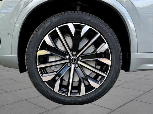 New 2026 Volvo XC90 B6 Plus w/ Protection Package Premier AWD/4WD image 16