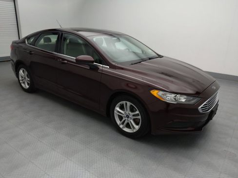 Used 2018 Ford Fusion SE w/ Fusion SE Technology Package image 11
