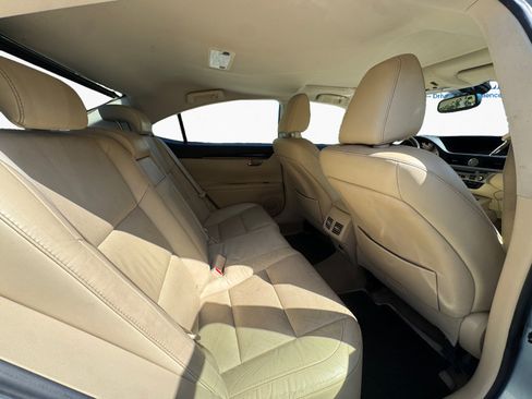 Used 2013 Lexus ES 350 FWD image 12