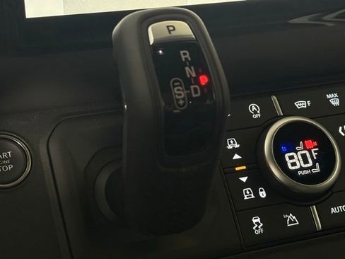New 2025 Land Rover Defender 110 V8 image 39