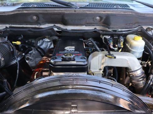 Used 2005 Dodge Ram 2500 Truck SLT image 37