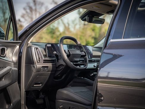 New 2026 Kia Sorento S FWD image 16