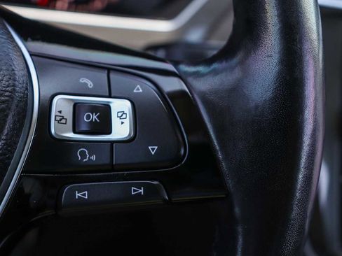 Used 2018 Volkswagen Tiguan SEL Premium FWD image 24