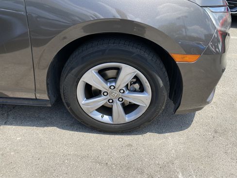 Used 2018 Honda Odyssey EX-L image 22