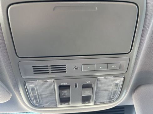 Used 2017 Honda CR-V EX-L image 16