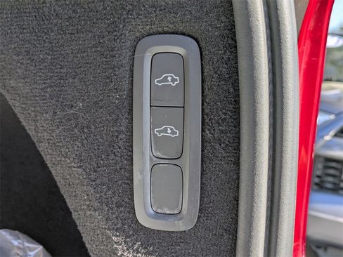 Certified 2024 Volvo XC90 B6 Ultimate w/ Lounge Package image 15