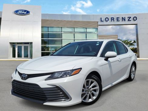 Used 2021 Toyota Camry LE FWD image 1