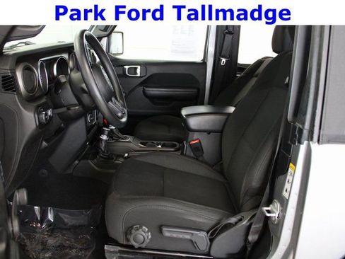 Used 2018 Jeep Wrangler Sport image 13