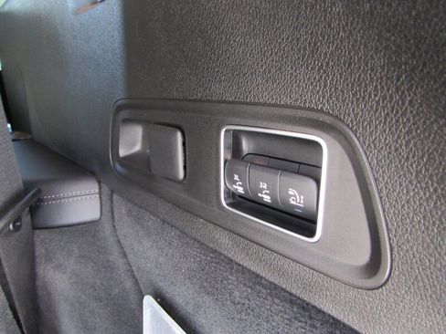 Used 2020 Mercedes-Benz GLS 450 4MATIC image 32