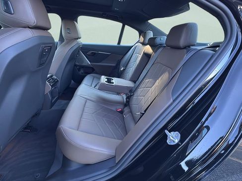 Used 2026 BMW 530i xDrive w/ M Sport Package image 33