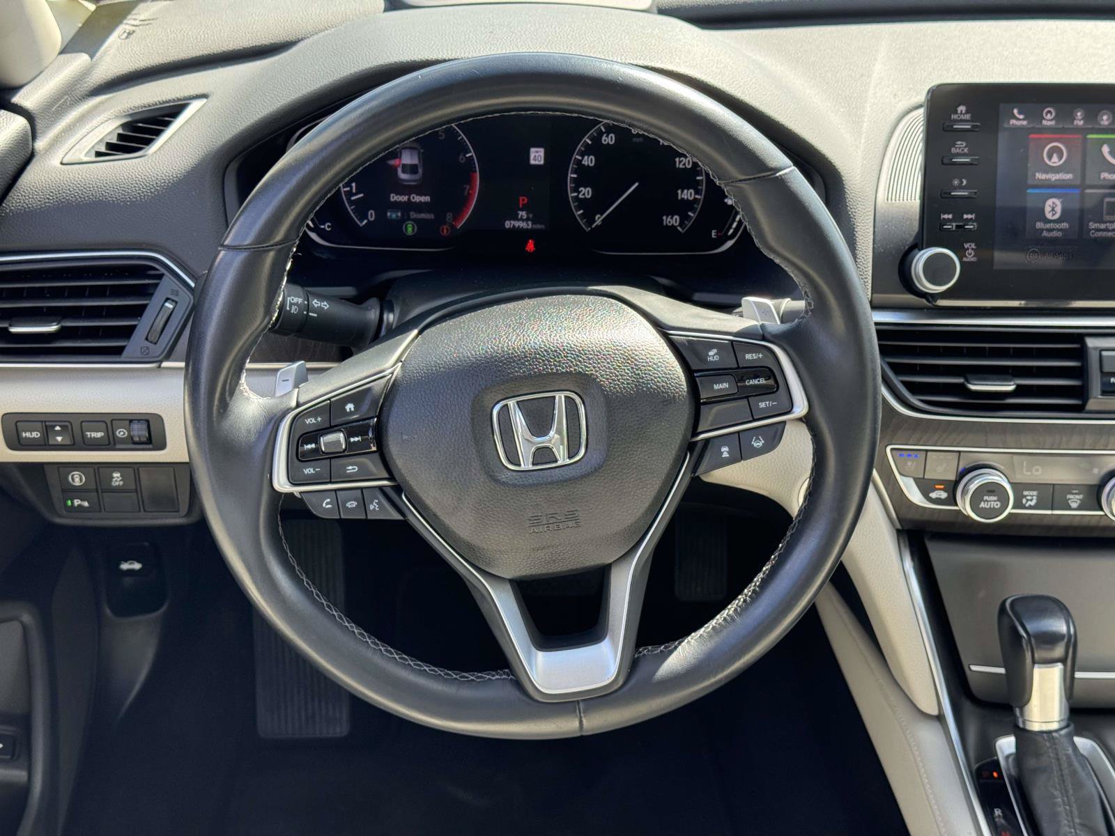 Used 2018 Honda Accord Touring image 11