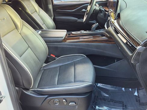 Used 2023 Cadillac Escalade Premium Luxury AWD/4WD image 21