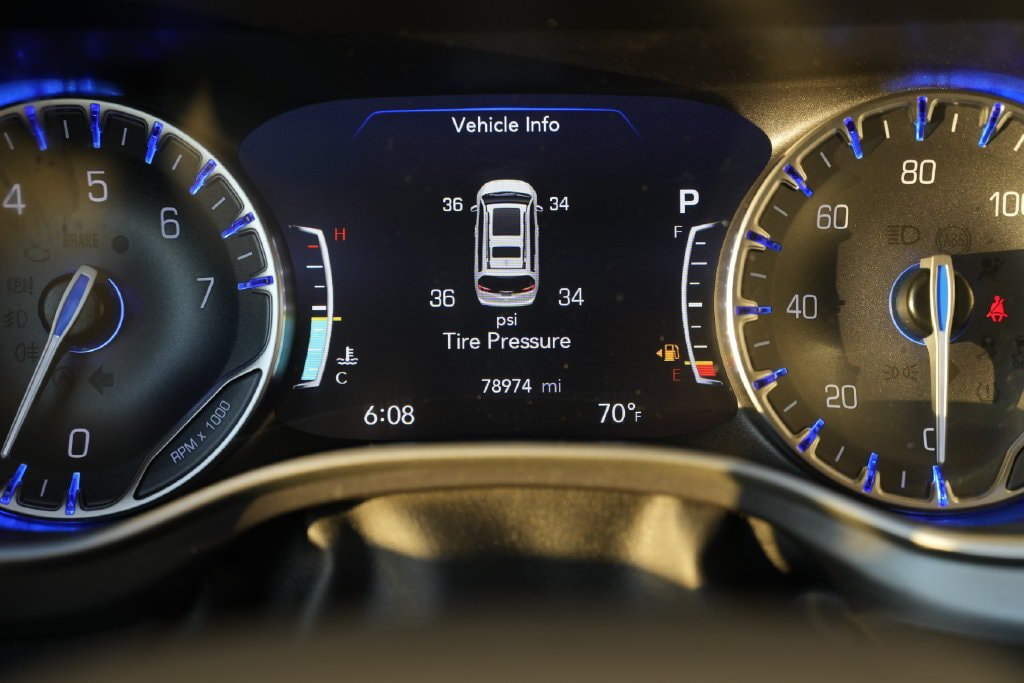 Used 2023 Chrysler Pacifica Touring-L FWD image 39