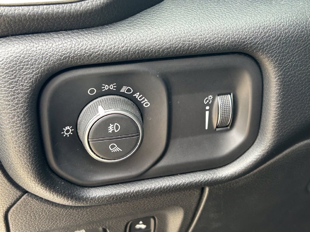 Used 2020 RAM 1500 Lone Star RWD image 25