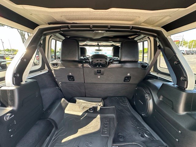 Used 2021 Jeep Wrangler Unlimited Sahara AWD/4WD image 21