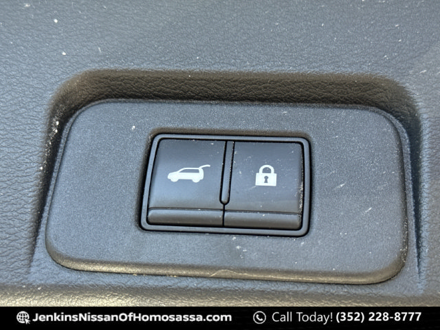Certified 2021 Nissan Rogue Platinum FWD image 22