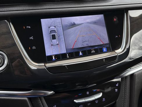 Used 2022 Cadillac XT6 Premium Luxury w/ Technology Package AWD/4WD image 16