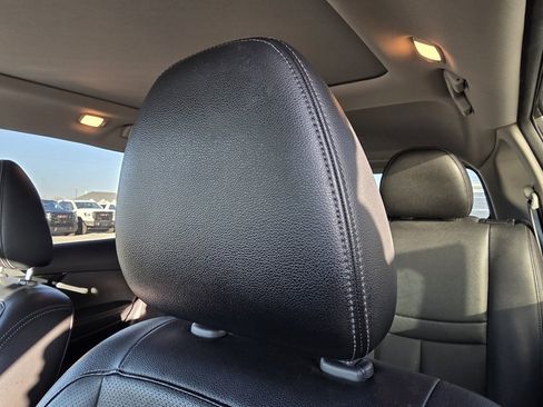 Used 2018 Nissan Rogue SL w/ Premium Package image 23