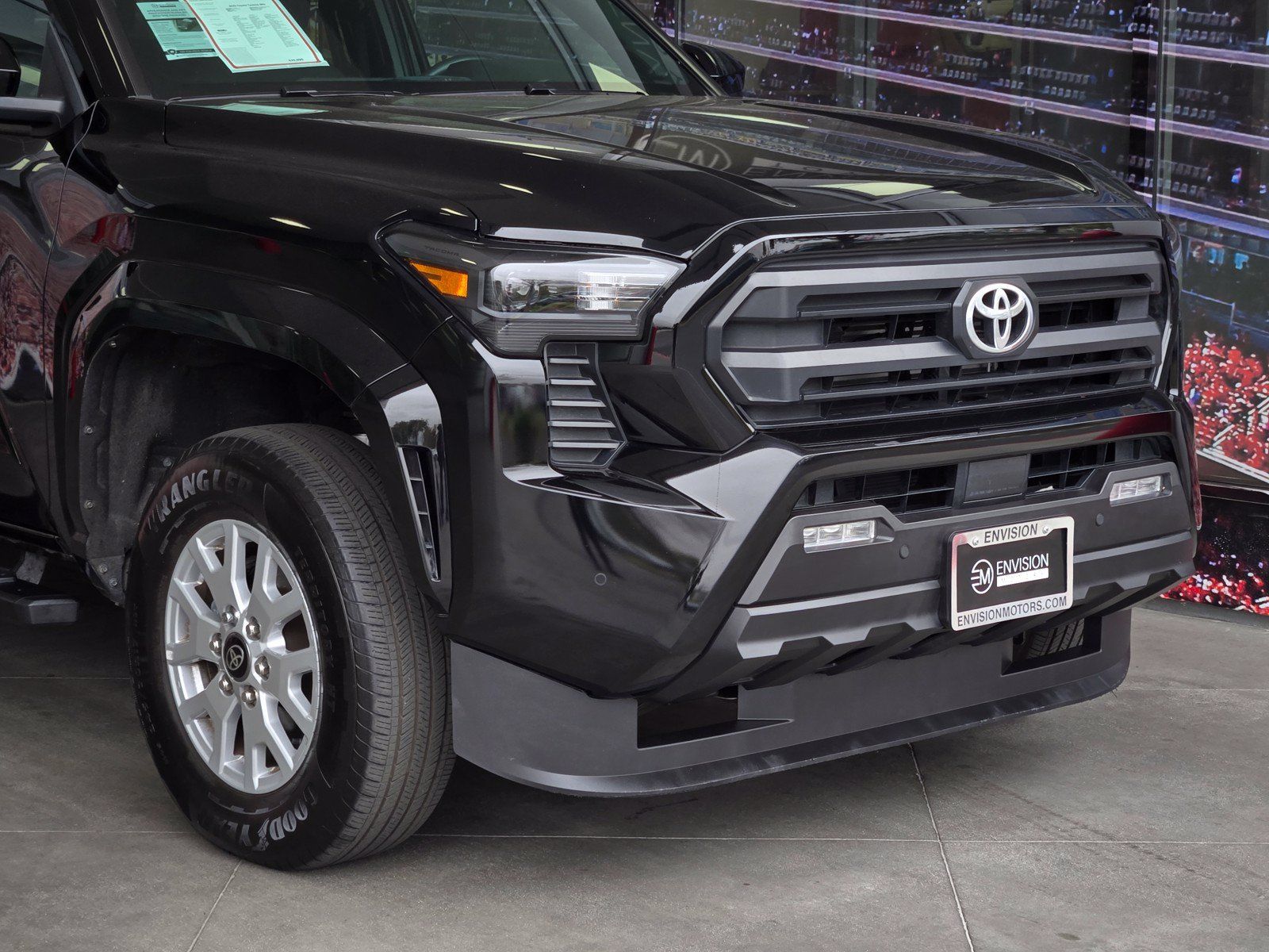 Certified 2025 Toyota Tacoma SR5 AWD/4WD image 2